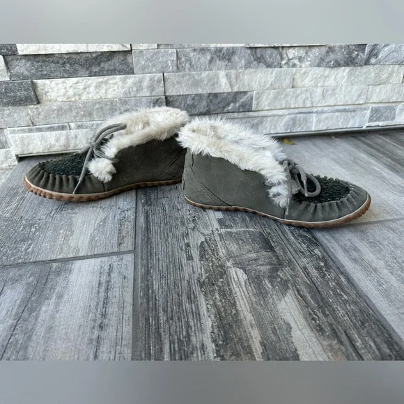 Sorel Out N About Moc Olive Green Suede & Fabric Shearling Lined Moccasin Sz 7 - Picture 9 of 13